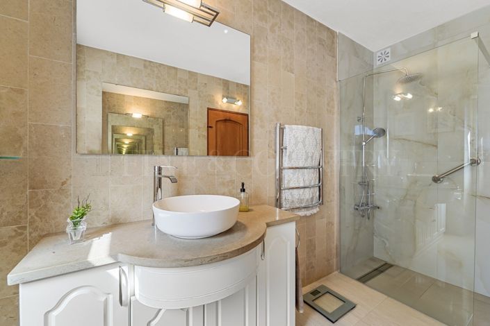 Image No.16-3 Bed Semi-Detached for sale