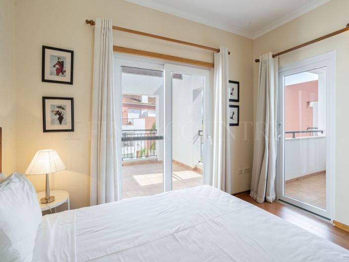 Image No.17-3 Bed Townhouse for sale