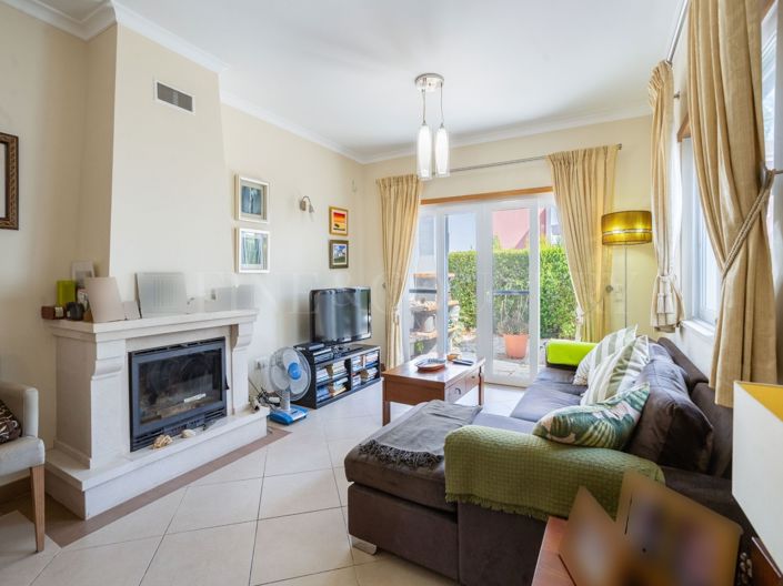 Image No.2-3 Bed Townhouse for sale