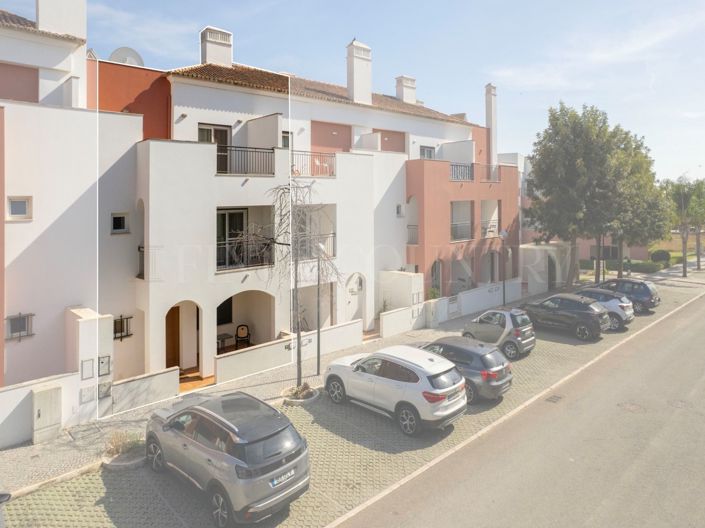 Image No.27-3 Bed Townhouse for sale