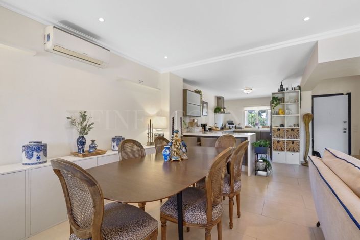 Image No.20-3 Bed Townhouse for sale