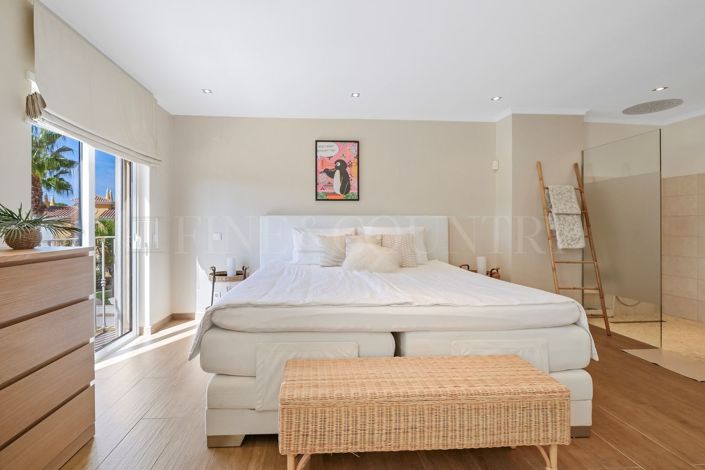 Image No.39-3 Bed Townhouse for sale