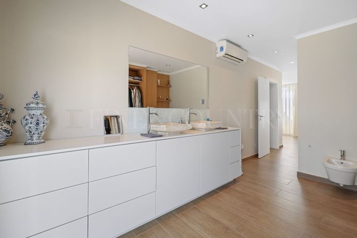Image No.42-3 Bed Townhouse for sale