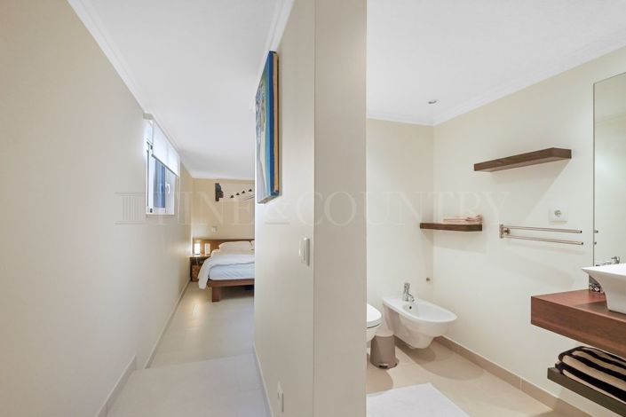 Image No.50-3 Bed Townhouse for sale