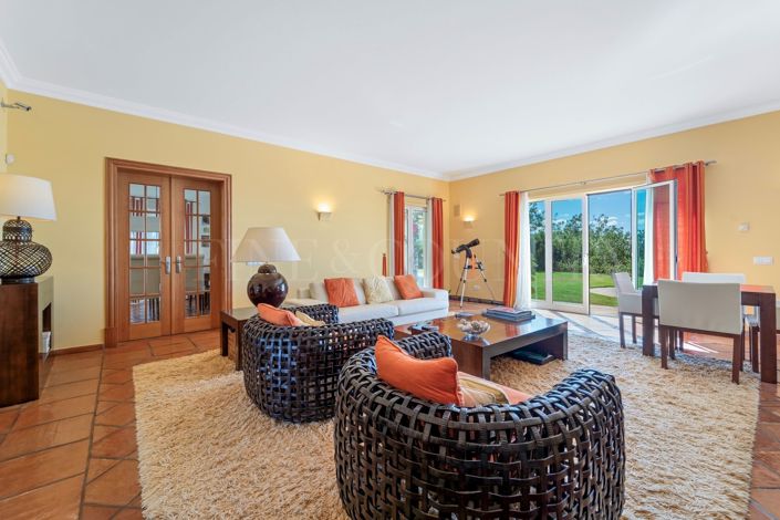 Image No.17-4 Bed Property for sale