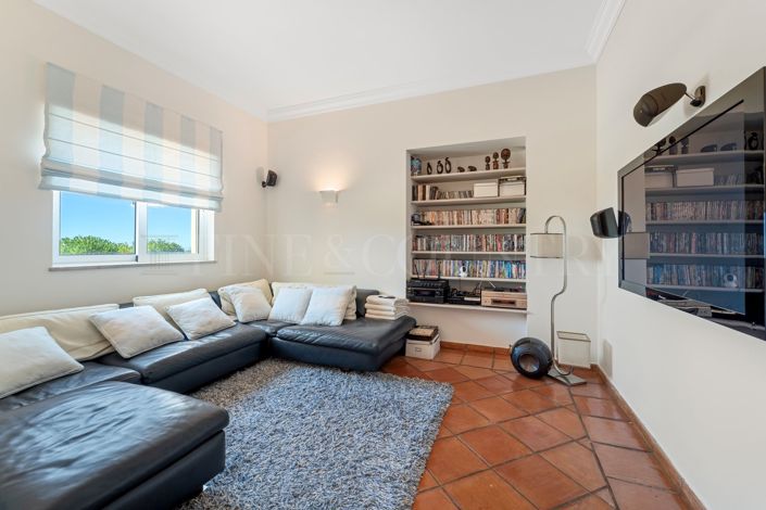Image No.18-4 Bed Property for sale