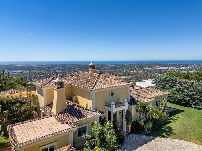 Image No.4-4 Bed Property for sale
