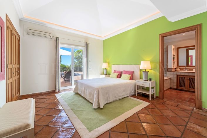 Image No.44-4 Bed Property for sale