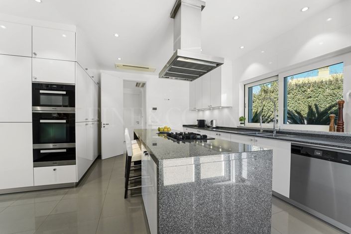 Image No.18-3 Bed Property for sale