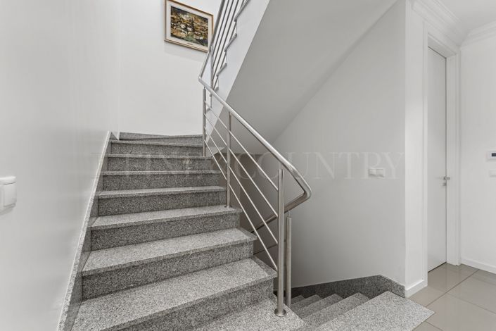 Image No.26-3 Bed Property for sale