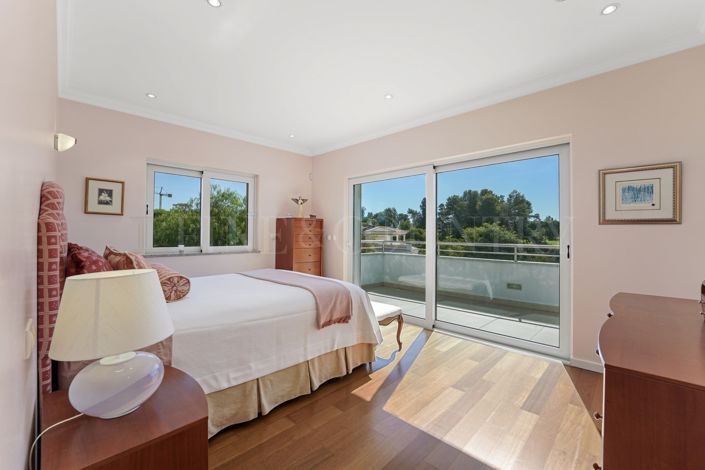 Image No.28-3 Bed Property for sale