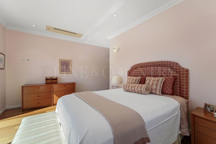 Image No.30-3 Bed Property for sale