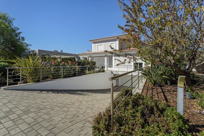 Image No.41-3 Bed Property for sale