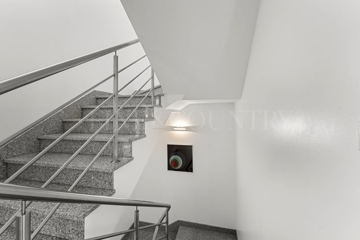 Image No.44-3 Bed Property for sale