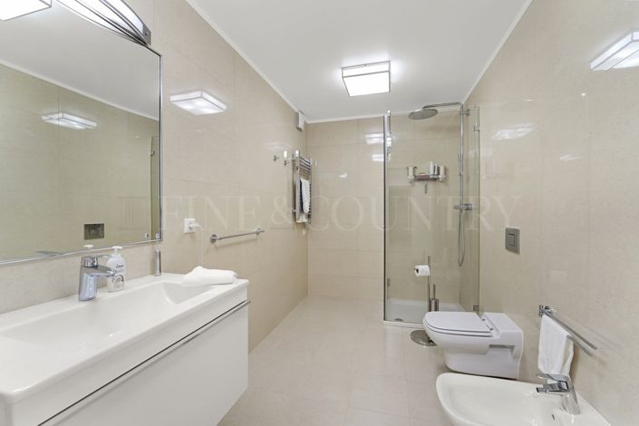 Image No.45-3 Bed Property for sale