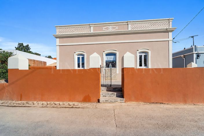 Image No.38-3 Bed Property for sale