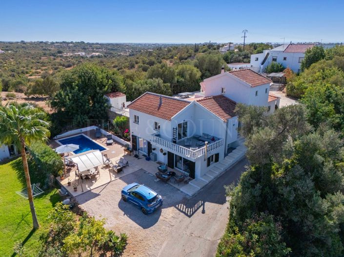 Image No.2-7 Bed Property for sale