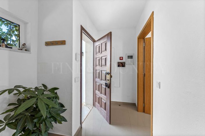 Image No.21-7 Bed Property for sale