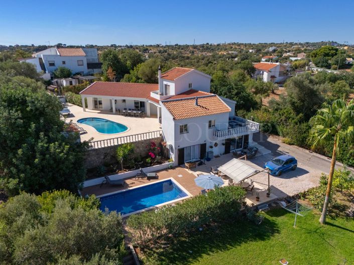 Image No.3-7 Bed Property for sale