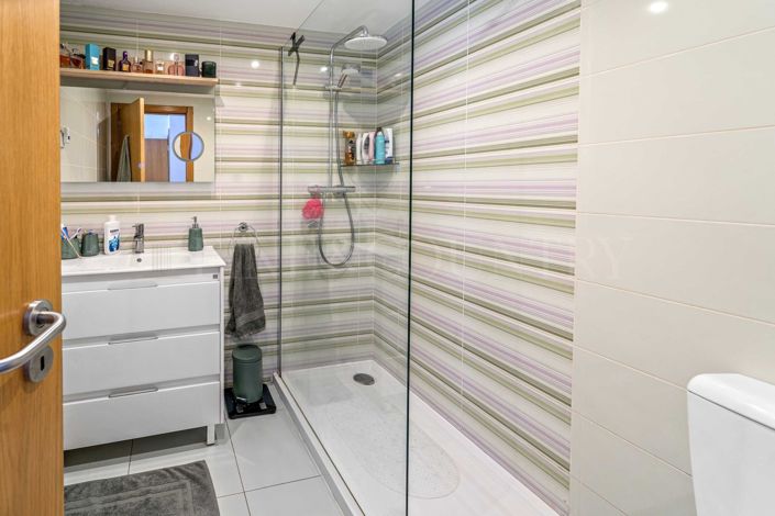 Image No.30-7 Bed Property for sale