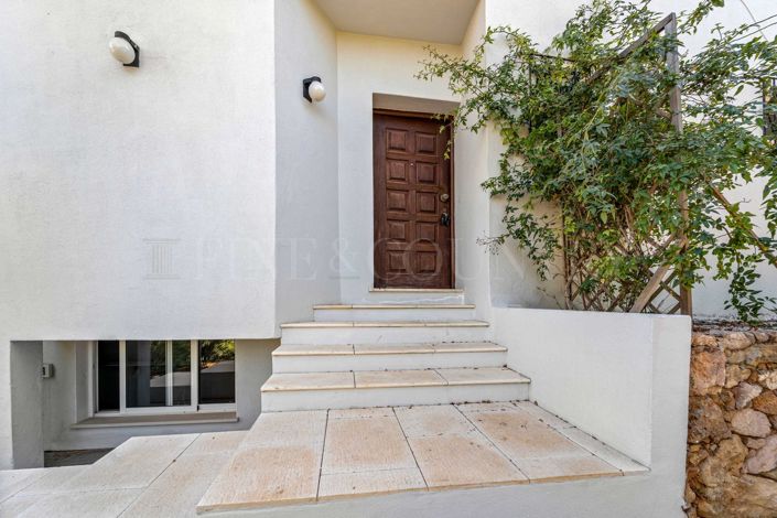 Image No.39-7 Bed Property for sale