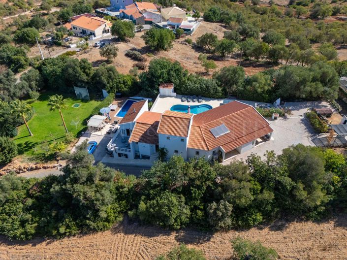 Image No.4-7 Bed Property for sale