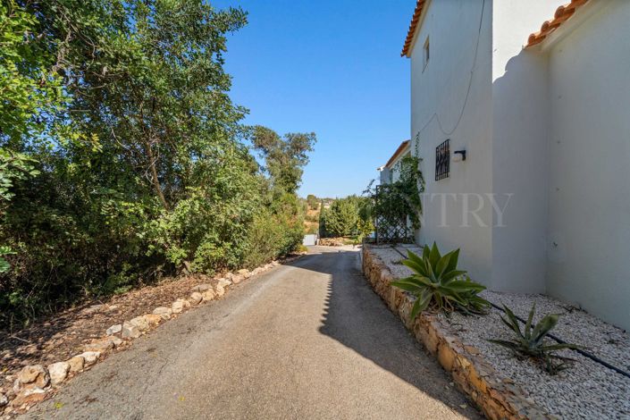 Image No.40-7 Bed Property for sale
