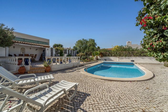 Image No.19-3 Bed Property for sale