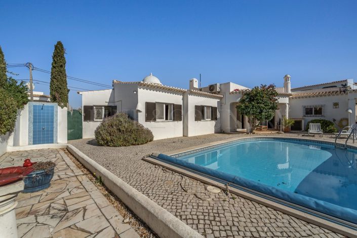 Image No.20-3 Bed Property for sale