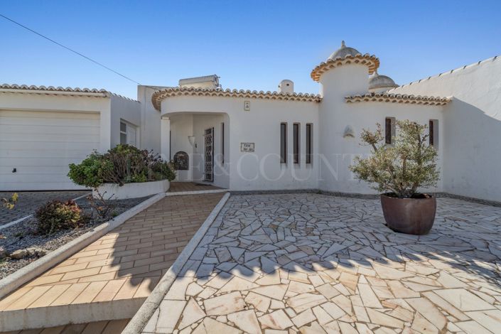 Image No.25-3 Bed Property for sale