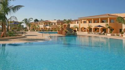 super-outdoor-pool