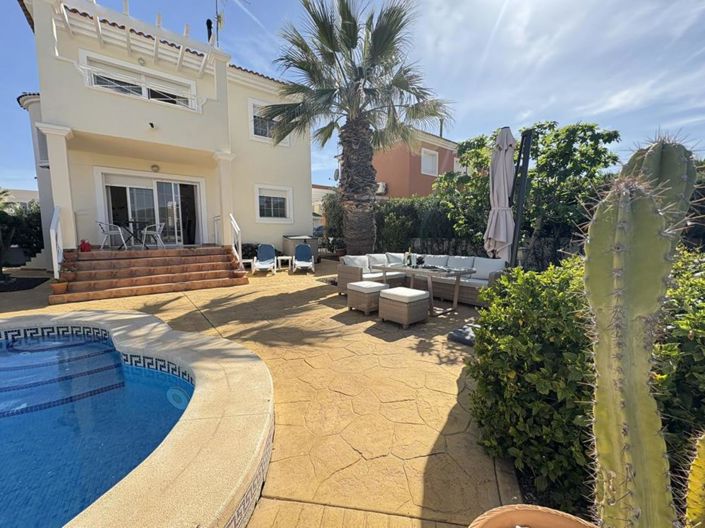 Image No.1-Villa de 2 chambres à vendre à Altaona Golf