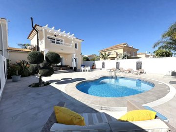 detachedvillawithpoolforsalealtaonagolfmurcia