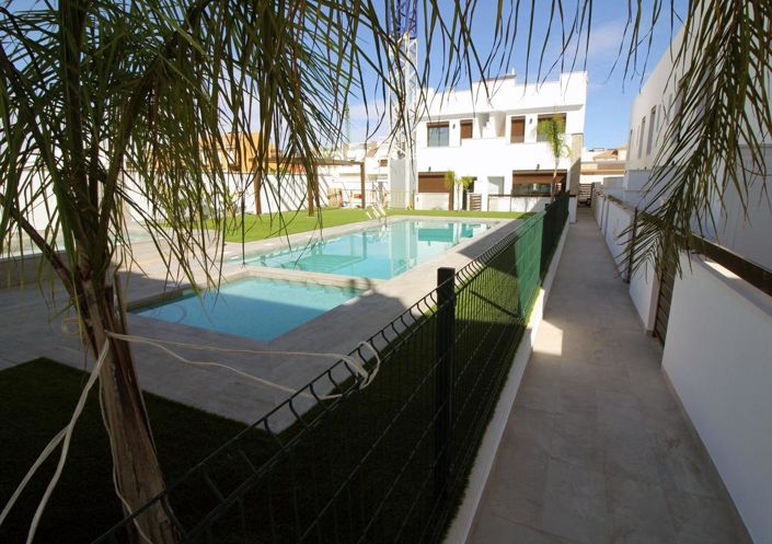 Image No.1-3 Bed Townhouse for sale