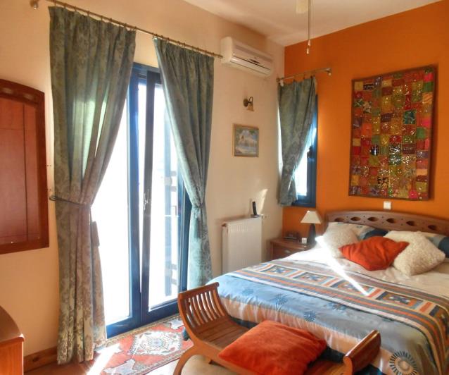 Image No.10-3 Bed Villa / Detached for sale