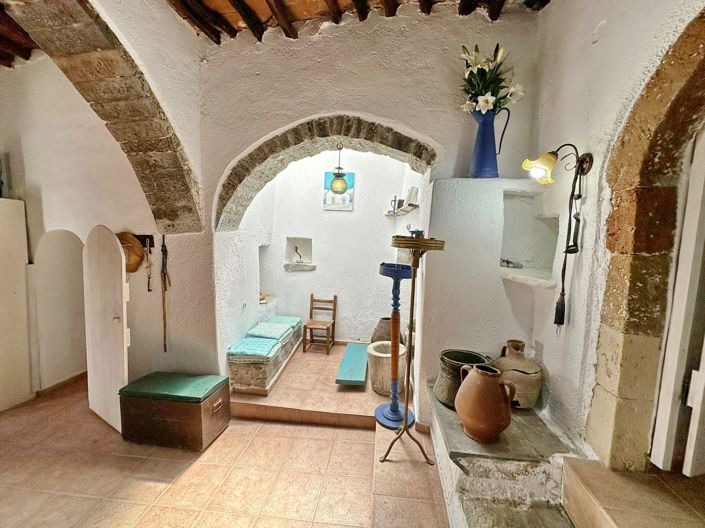 Image No.17-4 Bed House for sale