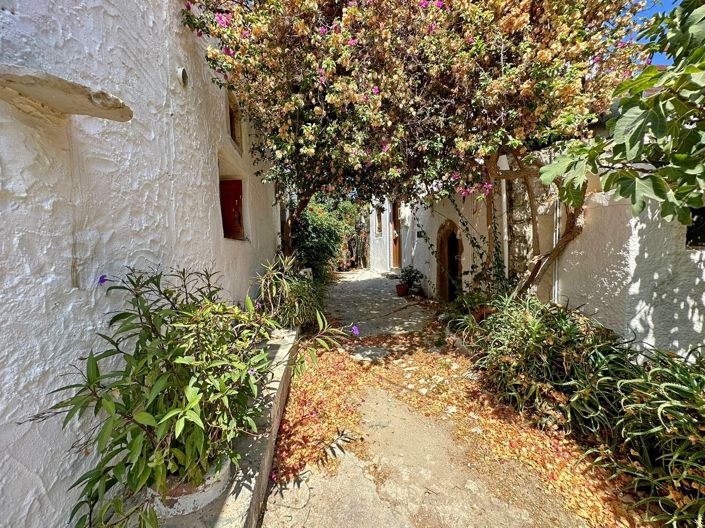 Image No.20-4 Bed House for sale