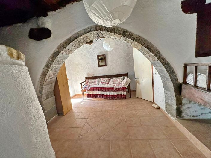Image No.6-4 Bed House for sale