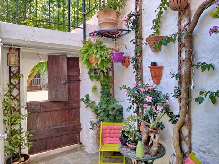 Image No.6-3 Bed House for sale