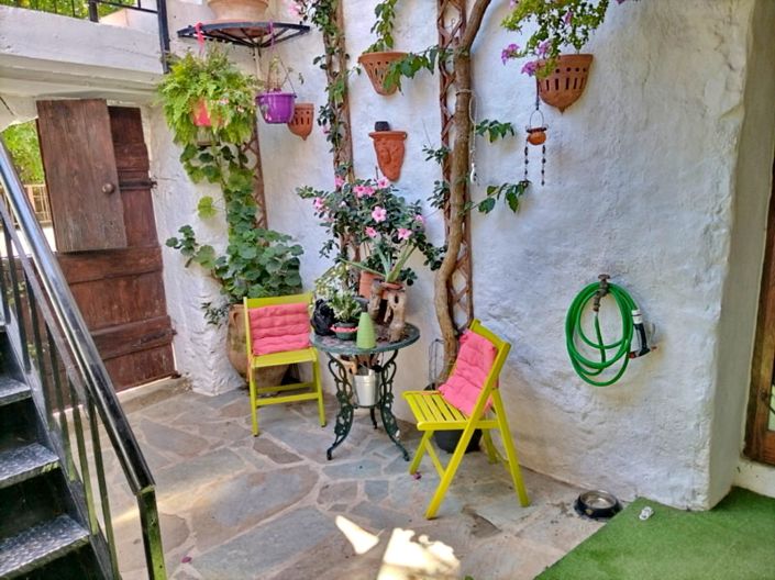 Image No.8-3 Bed House for sale