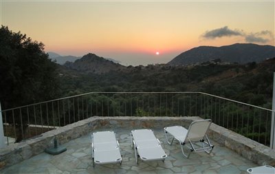 front-view-with-sunset-from-pools-side