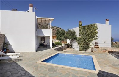 two-villas-and-kids-pool