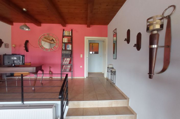 Image No.11-2 Bed House for sale