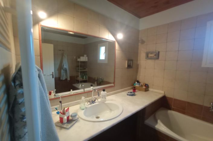 Image No.18-2 Bed House for sale