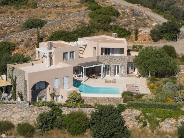 Image No.2-8 Bed Villa for sale