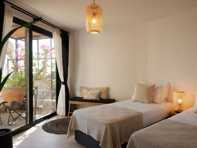 Image No.6-8 Bed Villa for sale