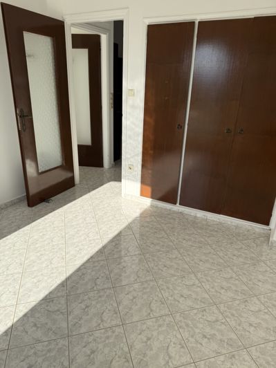 Image No.8-2 Bed House for sale