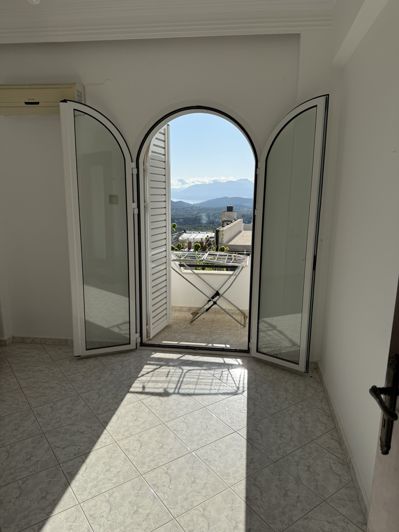 Image No.10-2 Bed House for sale