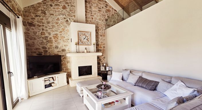 Image No.11-2 Bed Villa for sale