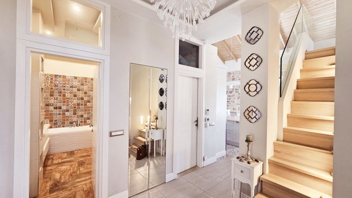 Image No.9-2 Bed Villa for sale